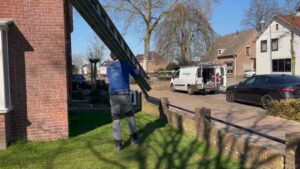 Schoorsteen onderhoud Deurne ladder bus